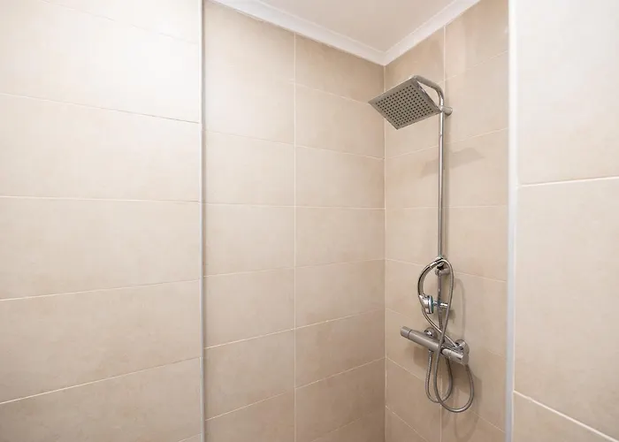 Four Seasons * Ολουντενίζ