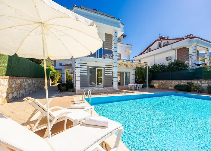 Four Seasons Ολουντενίζ