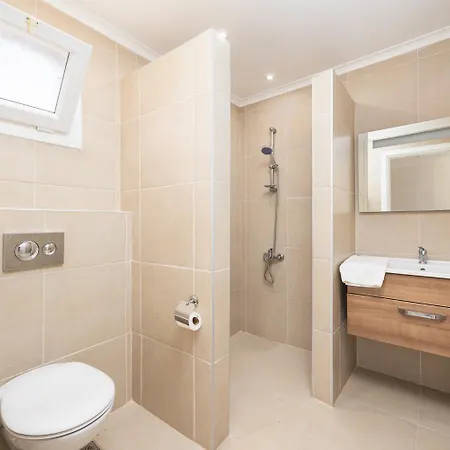 فيلة Four Seasons